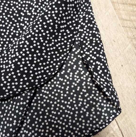 Worthington Sleeveless Blouse - Picture 4 of 7